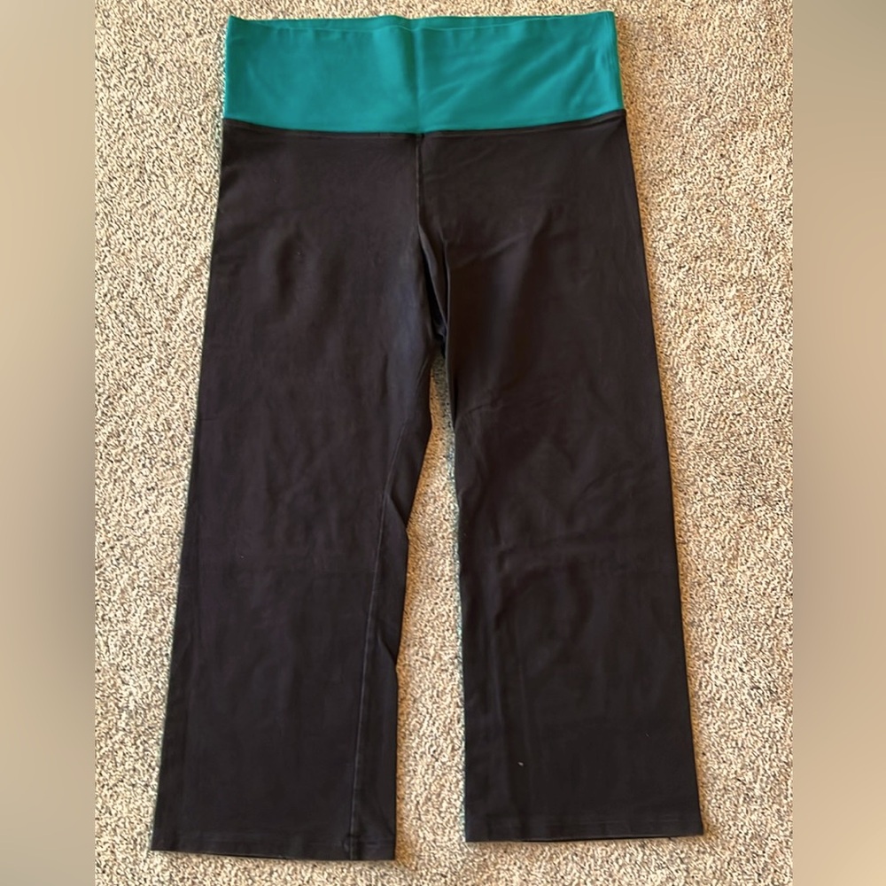 Victoria’s Secret Cropped Yoga Pants